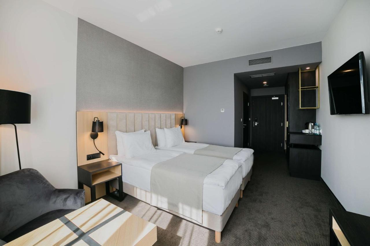 B&B Hotel Warsaw East Екстериор снимка