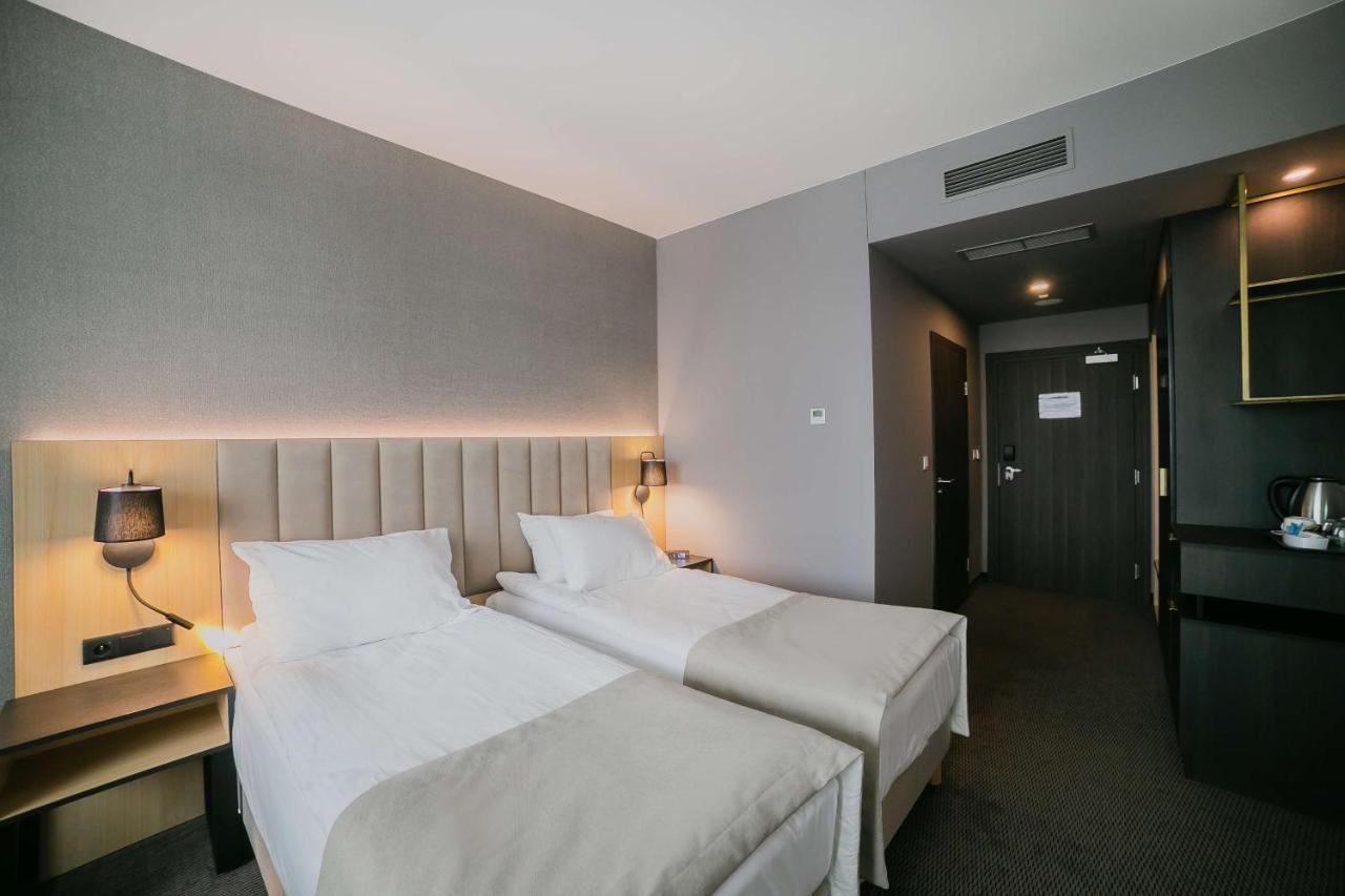 B&B Hotel Warsaw East Екстериор снимка