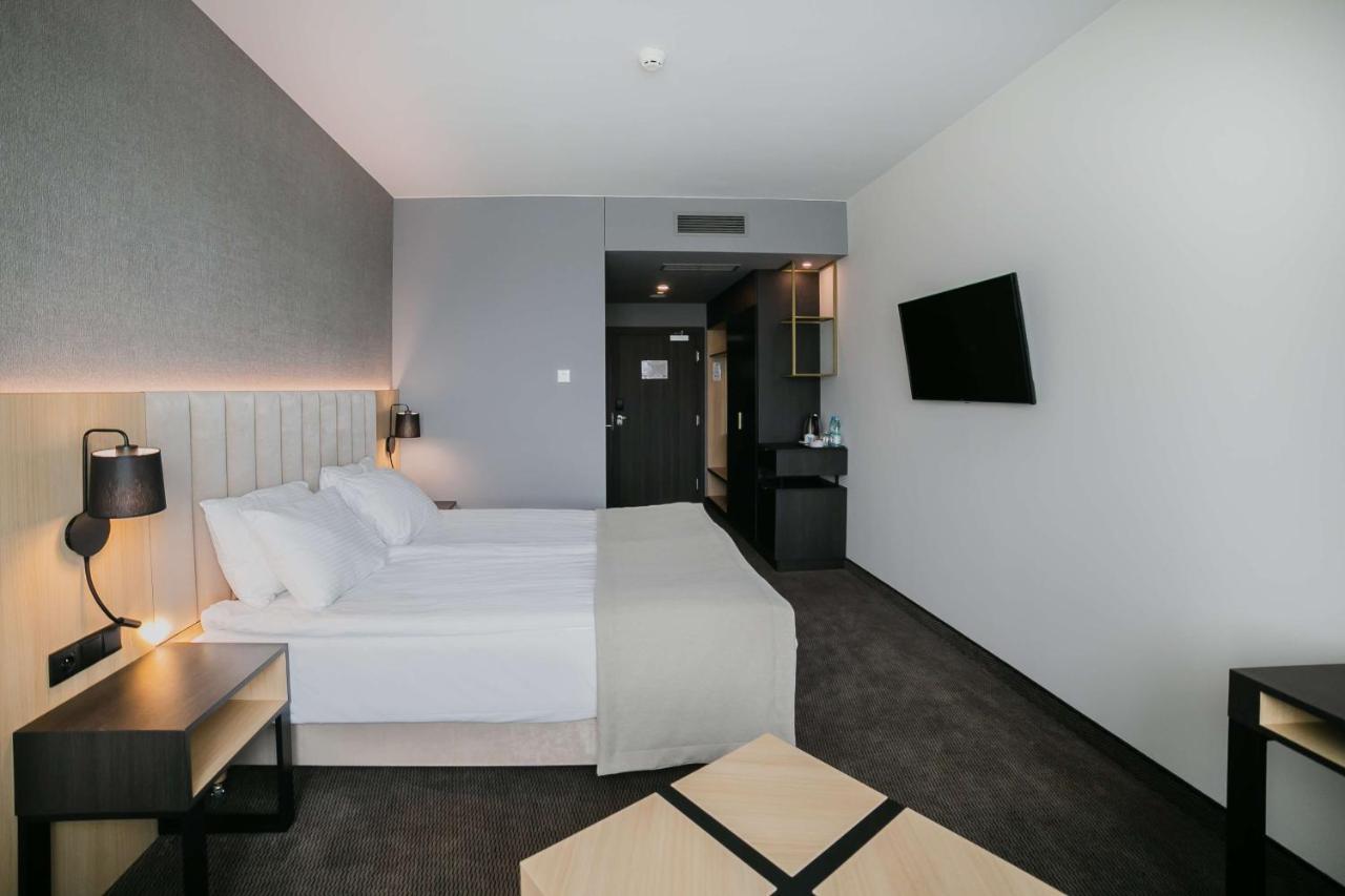 B&B Hotel Warsaw East Екстериор снимка