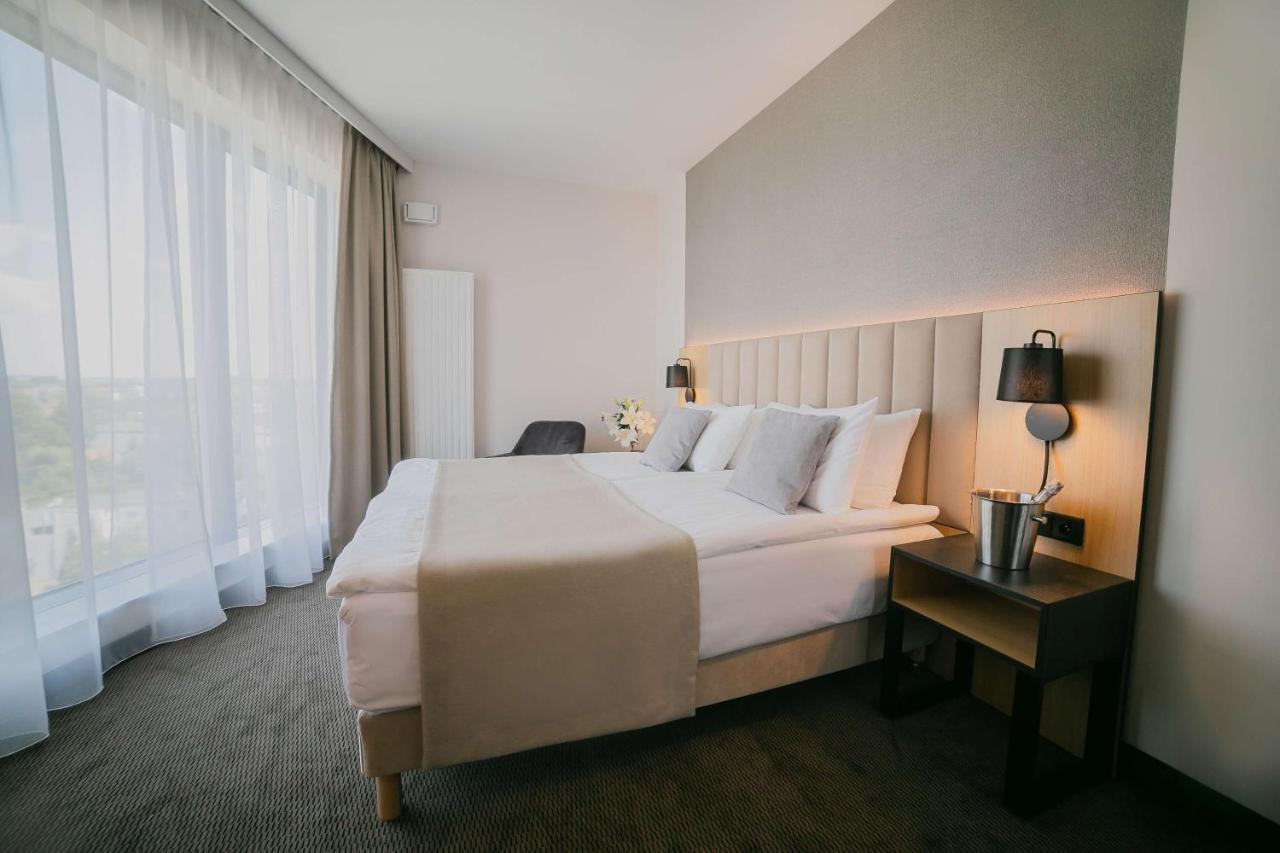 B&B Hotel Warsaw East Екстериор снимка