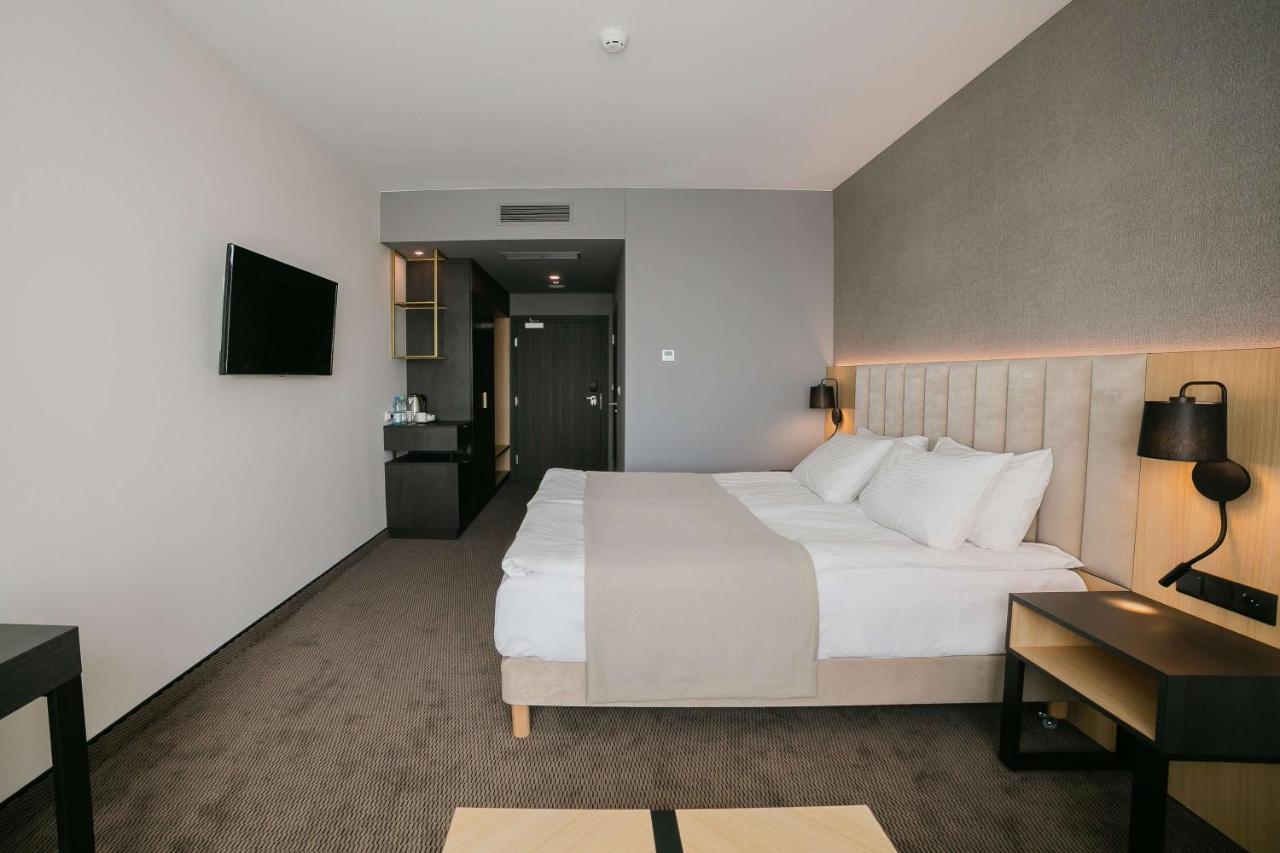 B&B Hotel Warsaw East Екстериор снимка